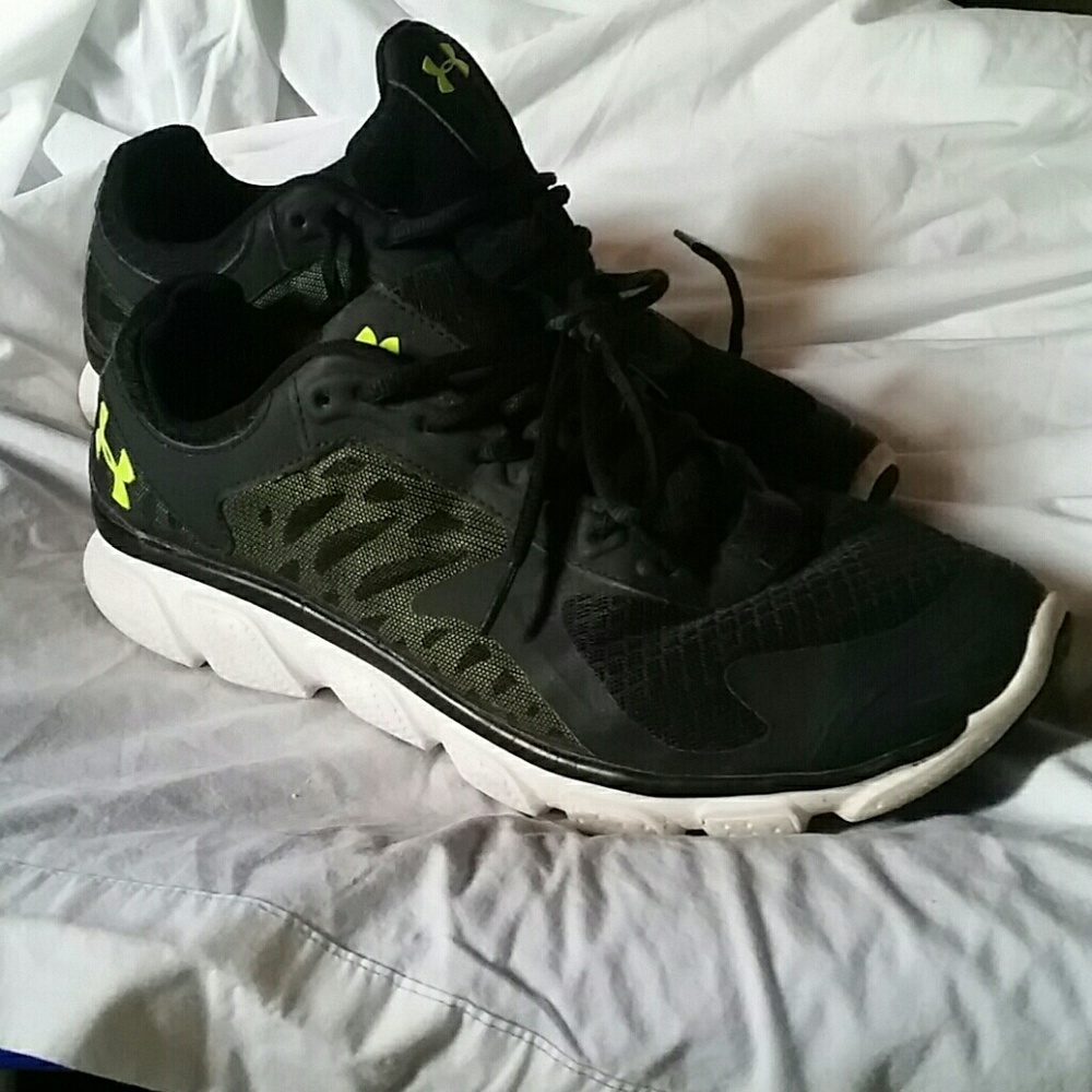 Under armour sneakers Men's size 10